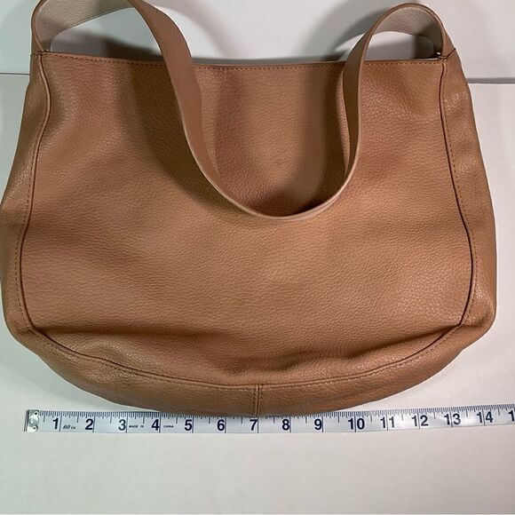 Street Level reversible tan/cream soft faux leather shoulder bag - Picture 14 of 15